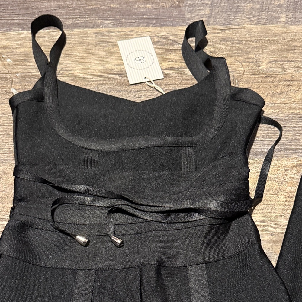 Bella Barnett Black Sleeveless Jumpsuit - Picture 2 of 3